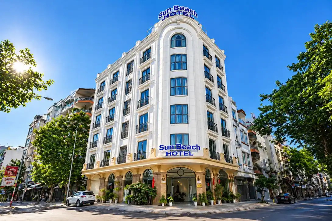 Sun Beach Hotel exterior on a sunny street in Vũng Tàu