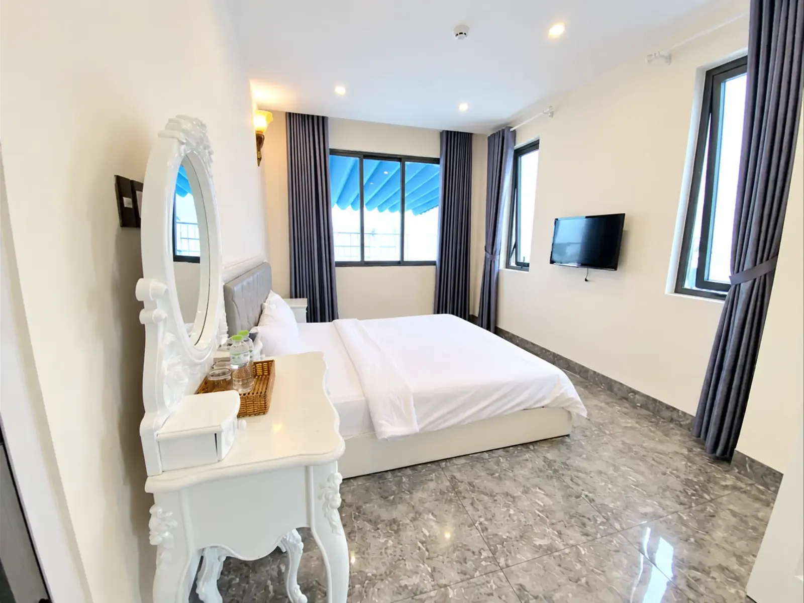 Bright deluxe double room at Sun Beach Hotel